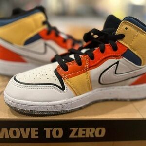 Air Jordan Kids White, Black, and Picante Red Mid Rise NWT 5Y